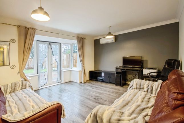 24, Northfield Meadows, Pontefract photo 2