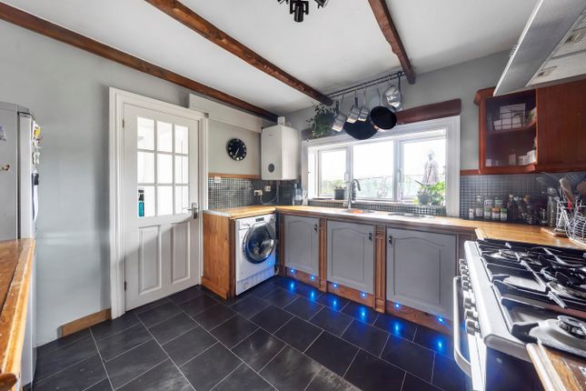 End terrace house for sale in Middle Leazes, Stroud