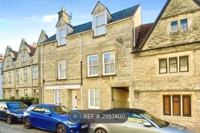 1-bed flat on Flat  Walkers Court, Gloucester Street, Cirencester, £1,000/mo