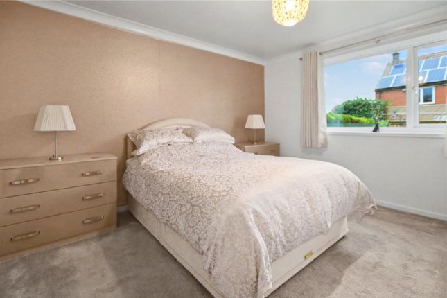 14, North Grove Drive, West Yorkshire photo 4