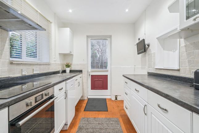 12, Coopers Row, IVER photo 4