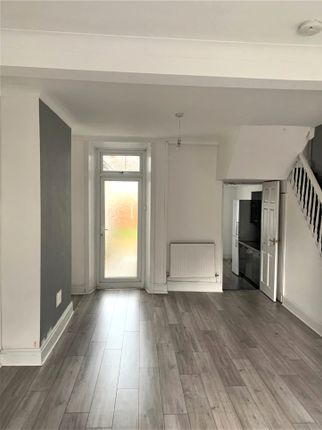 17, Earl Street, Cardiff photo 4