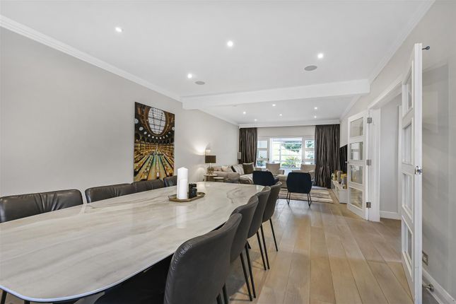 60, Litchfield Way, London photo 4