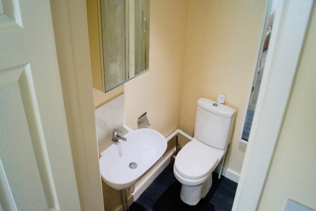 Room 3 68, Wildlake, Peterborough photo 2