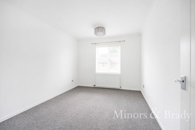 3 Fen Court, Lowestoft photo 4