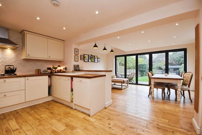 11, Birch Lane, Stock photo 2