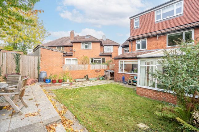 Moor Allerton Avenue, Leeds photo 4