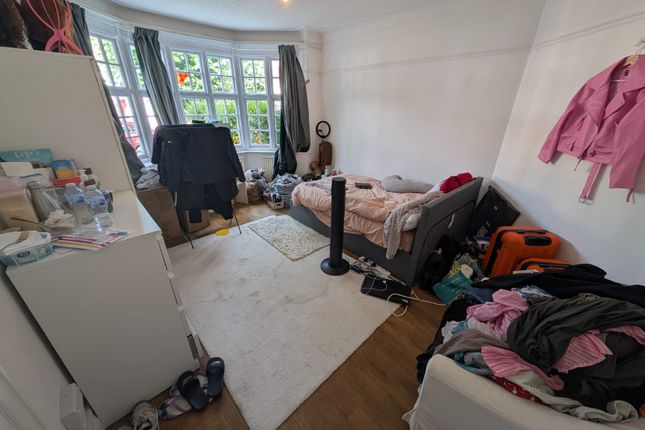 16, Fairfield Avenue, Edgware photo 2