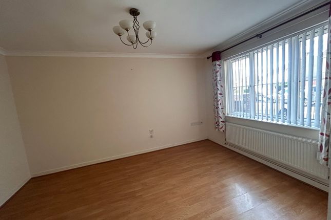 4, Golwg Y Mor, Port Talbot photo 2