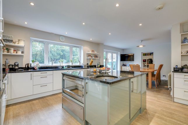 17, Kenwood Drive, Walton-On-Thames photo 4