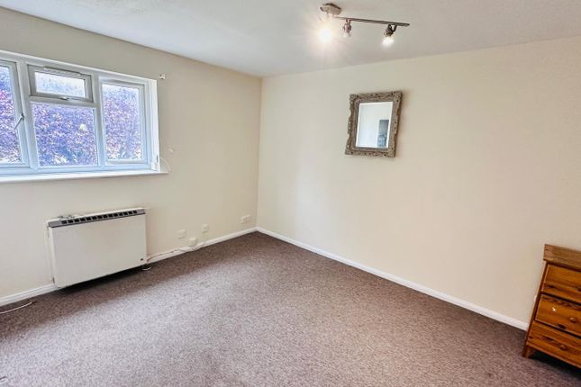 Oakington Avenue, Wembley photo 3