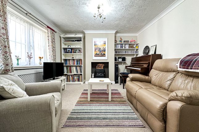 17 Nichol Place, Cotford St. Luke, Somerset photo 3