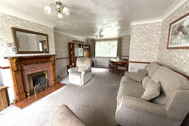 130, Coulthwaite Way, Rugeley photo 4