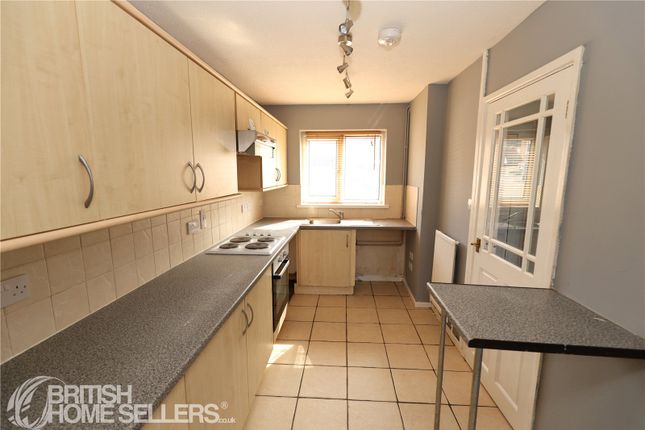 66, Robins Hill, Bridgend photo 2