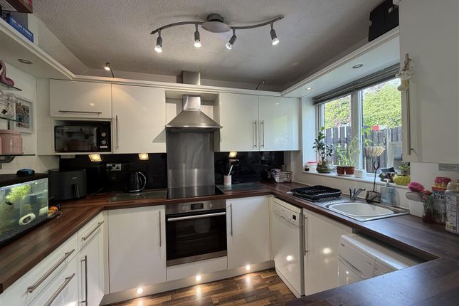 20, Gylden Close, Hyde photo 4