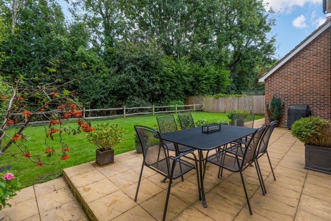 55 Buttinghill Drive, Haywards Heath photo 3