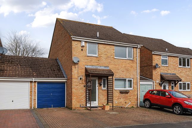 Link-detached house for sale in Campion Close, Carterton, Oxfordshire