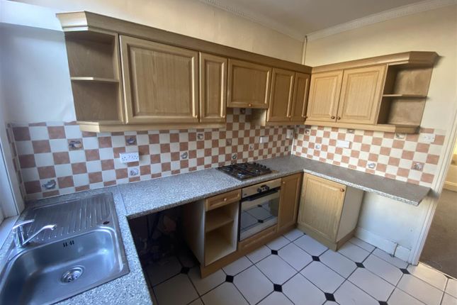 Thumbnail Terraced house to rent in Stoneclose Avenue, Hexthorpe, Doncaster