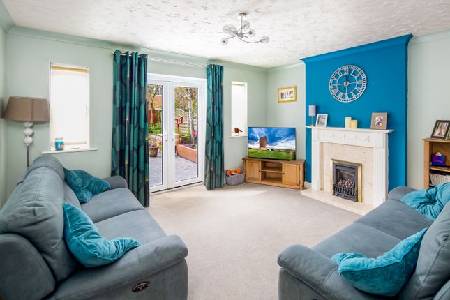 8, Tay Gardens, Bicester photo 4