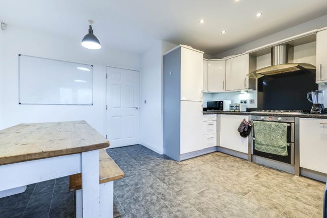 92, Horsforde View, West Yorkshire photo 3