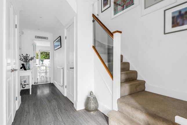 Elmoor Avenue, Welwyn photo 4