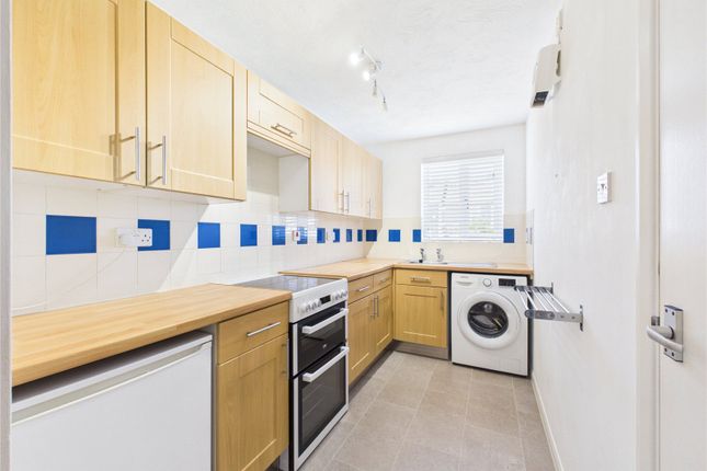 36, Loughman Close, Bristol photo 4
