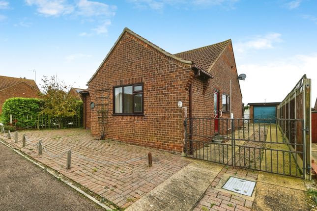Thumbnail Bungalow for sale in Andrews Place, Hunstanton, Norfolk