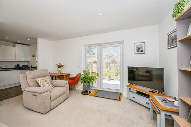 24, Chestnut Road, Lichfield photo 4