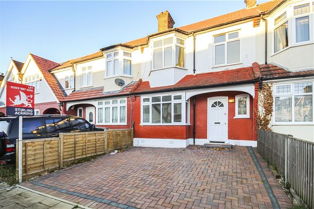Thumbnail Detached house to rent in Gracefield Gardens, London