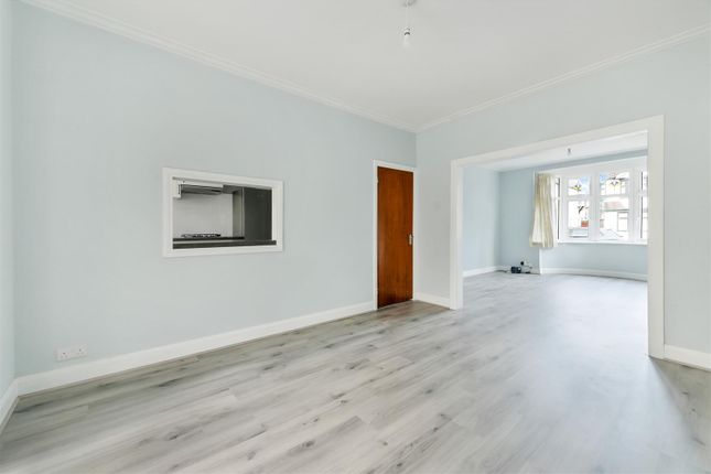 6a, Southway, Raynes Park photo 2