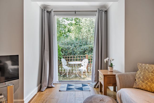 Flat for sale in Brompton Park Crescent, London