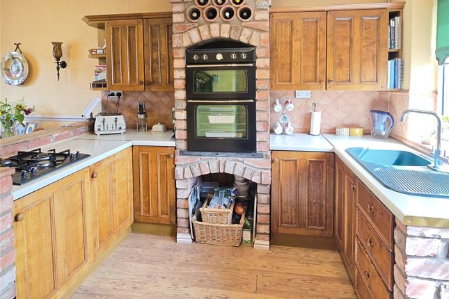 42, Woodside Court, Shropshire photo 3