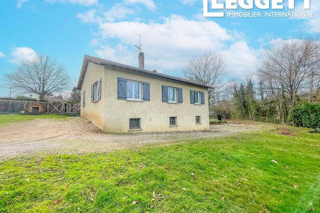 Thumbnail Villa for sale in 276 Route Des Mille Vents, Saint-Estèphe, Dordogne, Nouvelle-Aquitaine