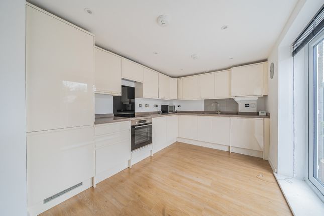 Flat 1A, 75-77,, St. Johns Hill, Kent photo 4