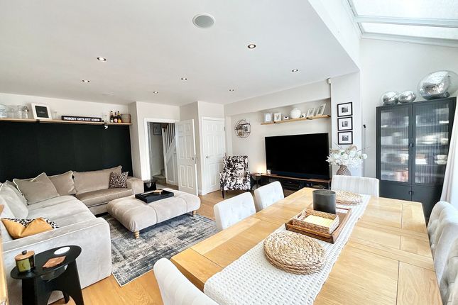 71 Stone Road, Uttoxeter photo 2