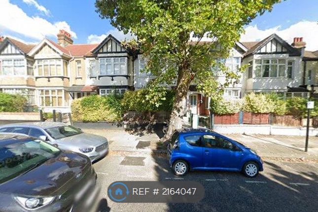Flat to rent in Windmill Road, London