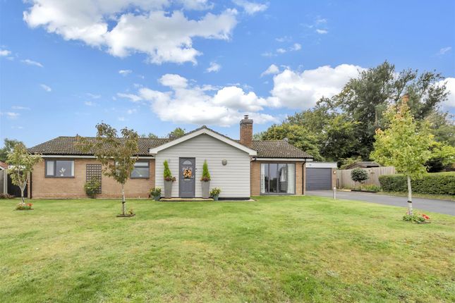 2 Douglas Close, Ip24 1Nf_Dcp_1656 Vendor Front Sh