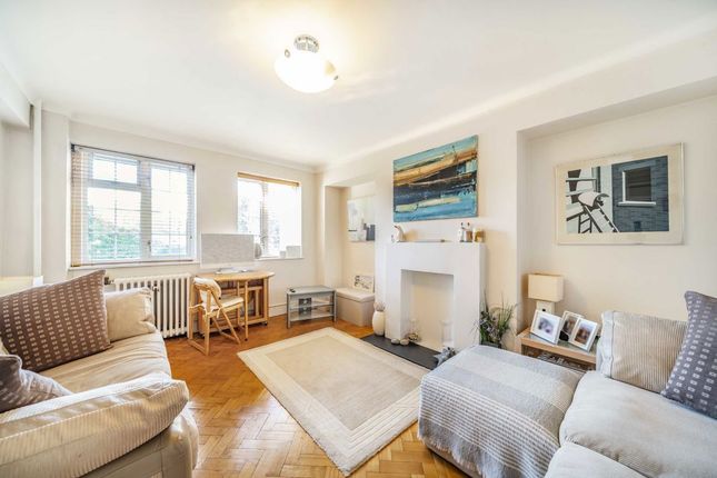 29 Stamford Court, Goldhawk Road, London photo 2