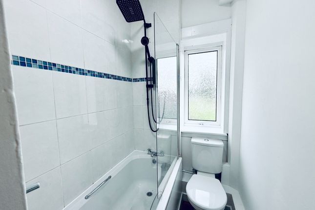 50, Hareburn Road, Tillicoultry photo 3
