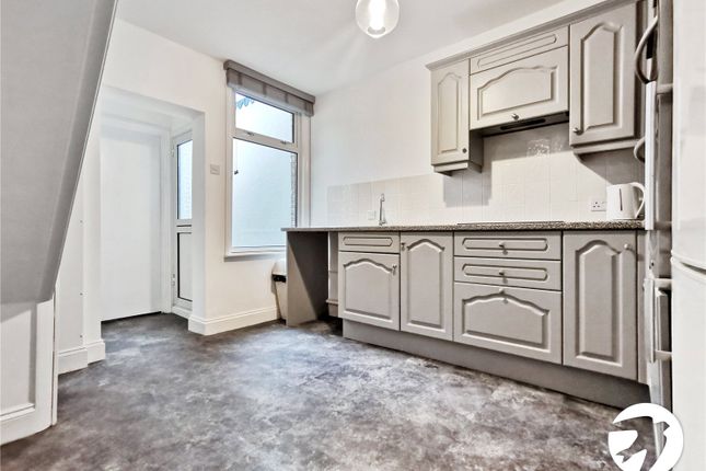 9, Crescent Road, Erith photo 3