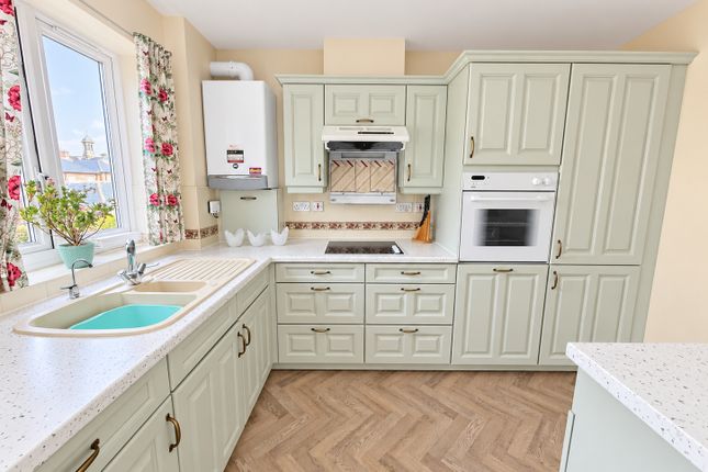 19, Minster Court, Bracebridge Heath photo 3