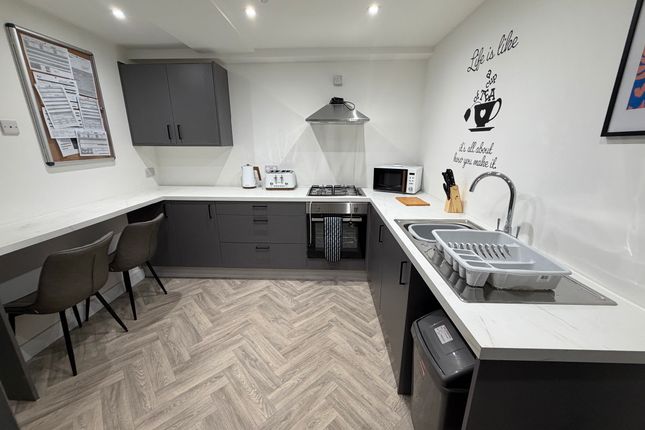 Room 2, 14 Davenport Road, Derby photo 3