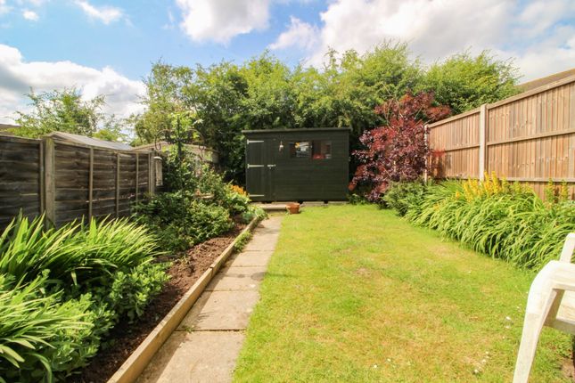 82 Muirfield Road, Watford photo 4