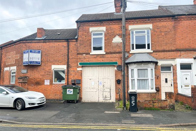 Thumbnail Flat to rent in Knighton Fields Road West, Leicester