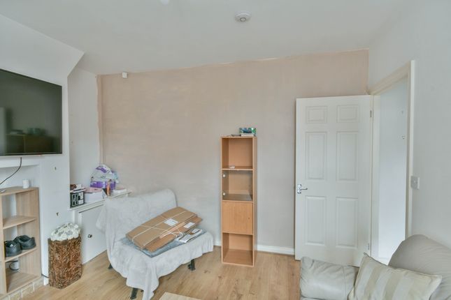 86, Axwell Terrace, Whickham photo 3