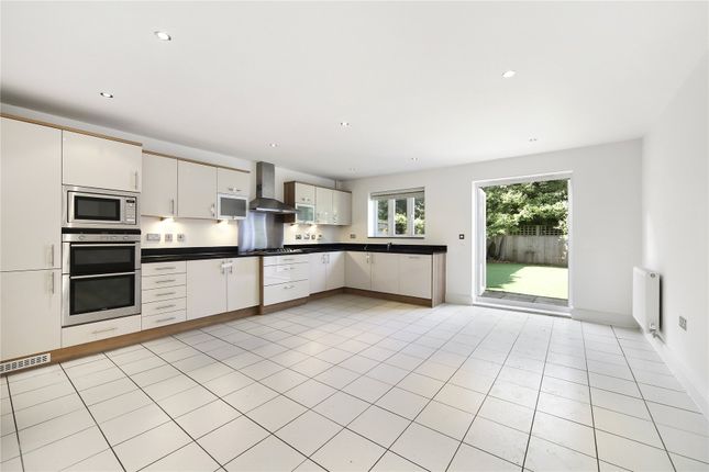 9, Goodacre Close, Surrey photo 4