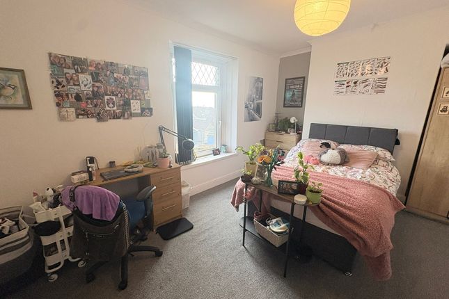 4-bed house on 25 Bayview Terrace, Swansea, £1,800/mo