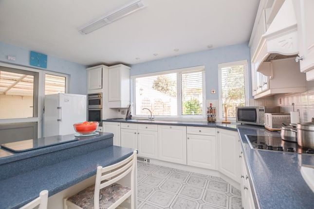 Bungalow for sale in Petworth Gardens, Southend-On-Sea
