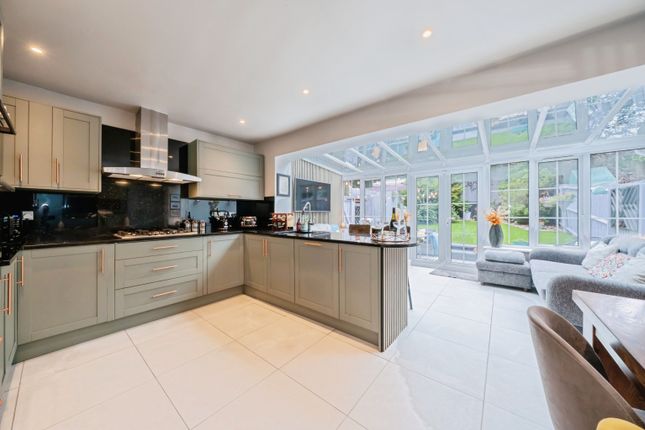 Ballantyne Place, Winwick, Warrington photo 2