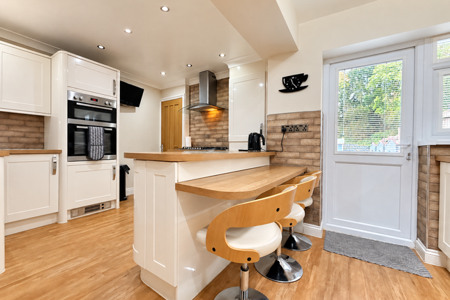 36 Oxford Street, Aberdare photo 5